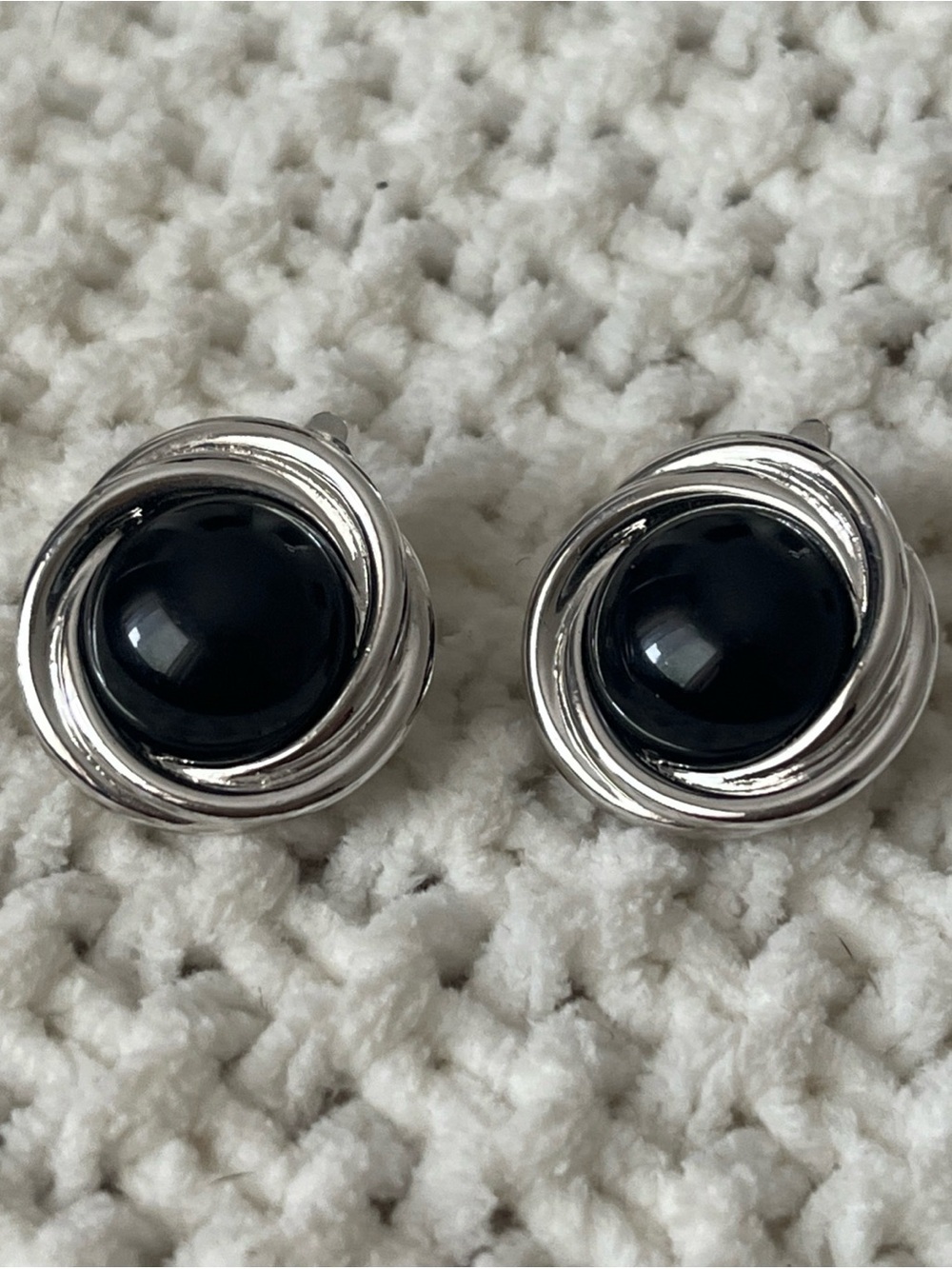 Vtg Signed Crown Trifari Black Cabochon SilverTone Braid Knot Clip On Earrings
